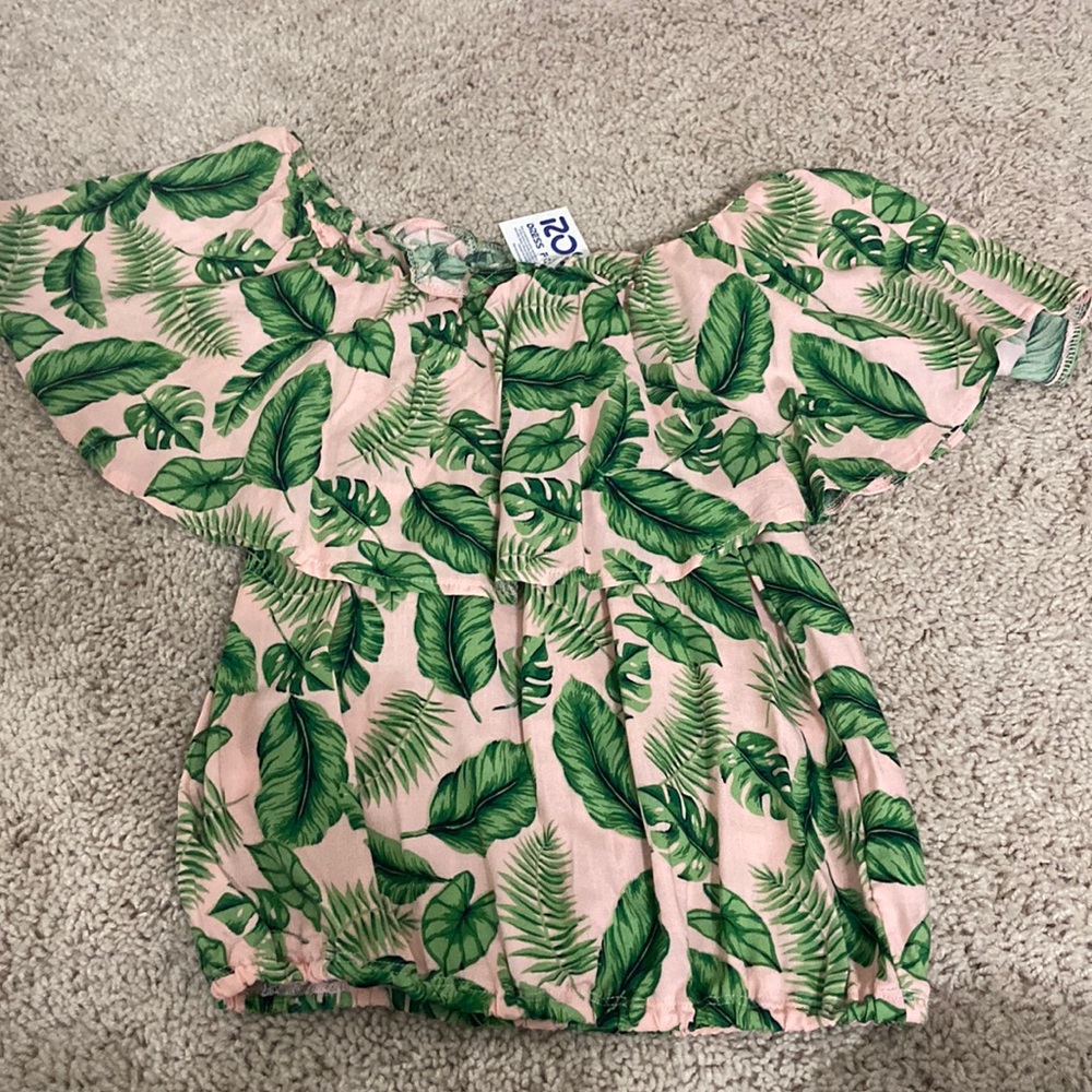 Full Circle Trends Pink leaf ruffle shirt size small